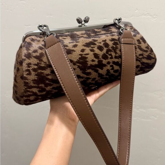 Genuine Hair On Calf-hide Handmade Tulip" Shaped Kisslock Baguette Bag - Picture 4 of 16